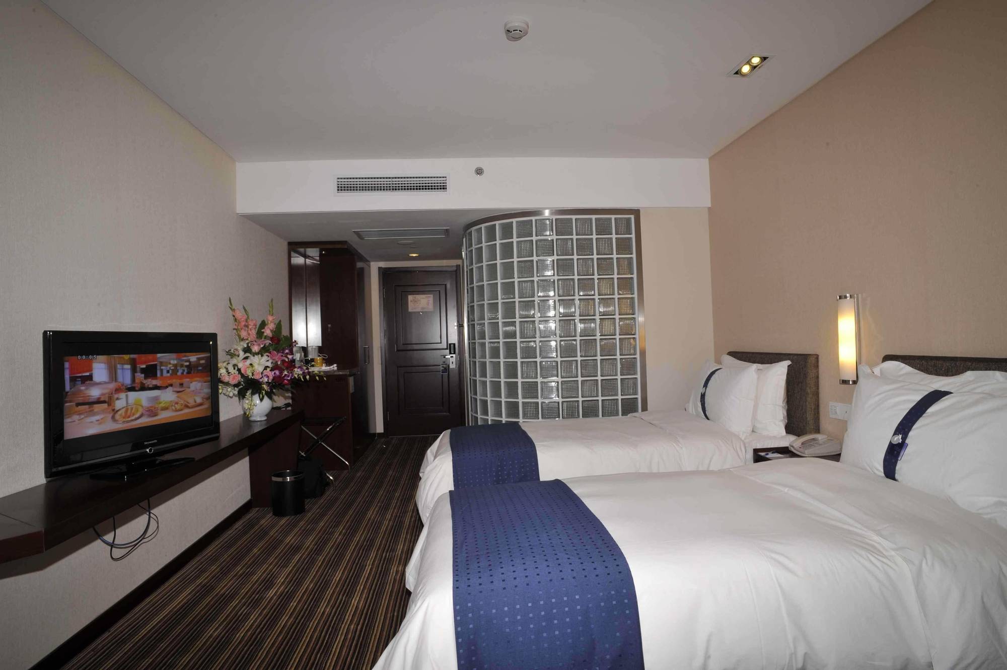 Holiday Inn Express Tianjin City Center Kamer foto