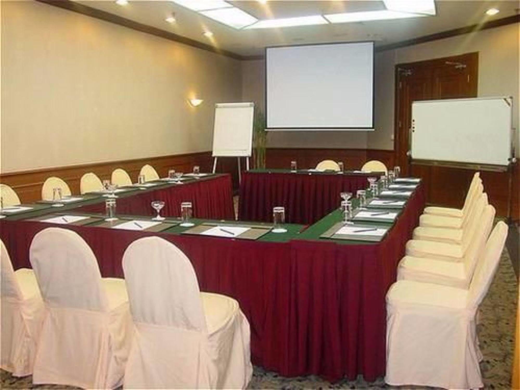 Holiday Inn Express Tianjin City Center Buitenkant foto